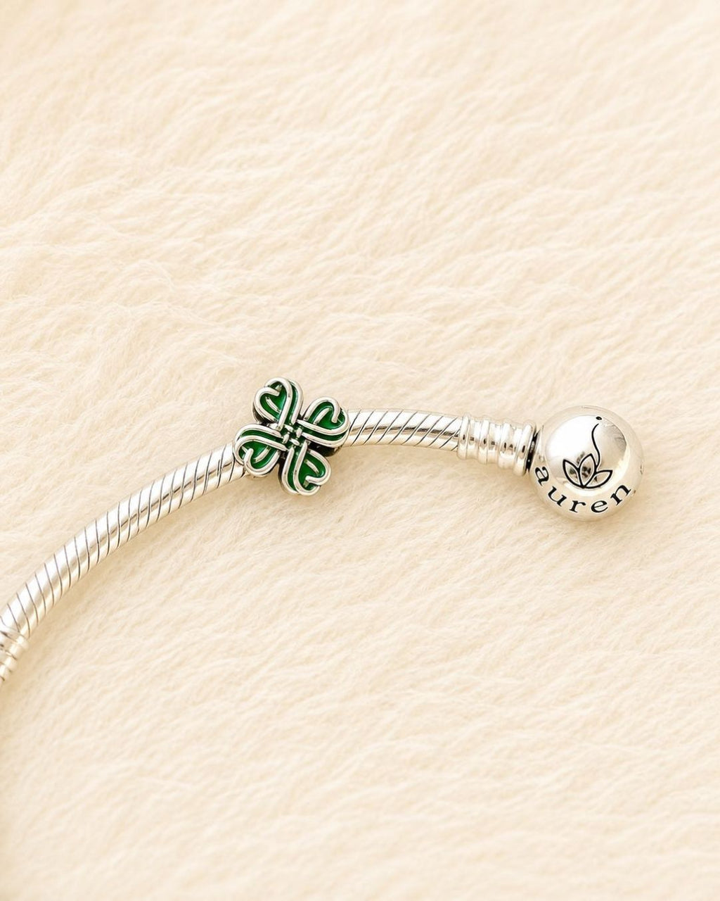 Fortune Trebol Charm