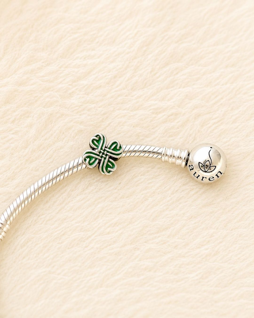 Fortune Trebol Charm