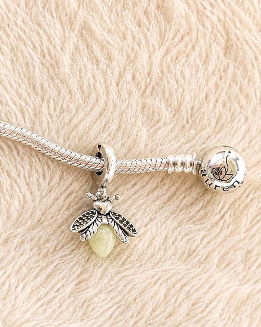 Sweet Bee Charm