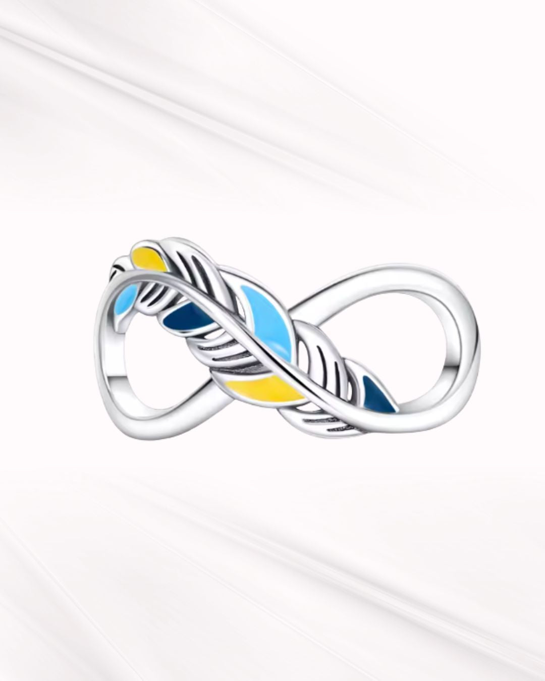 Nova Twist Charm