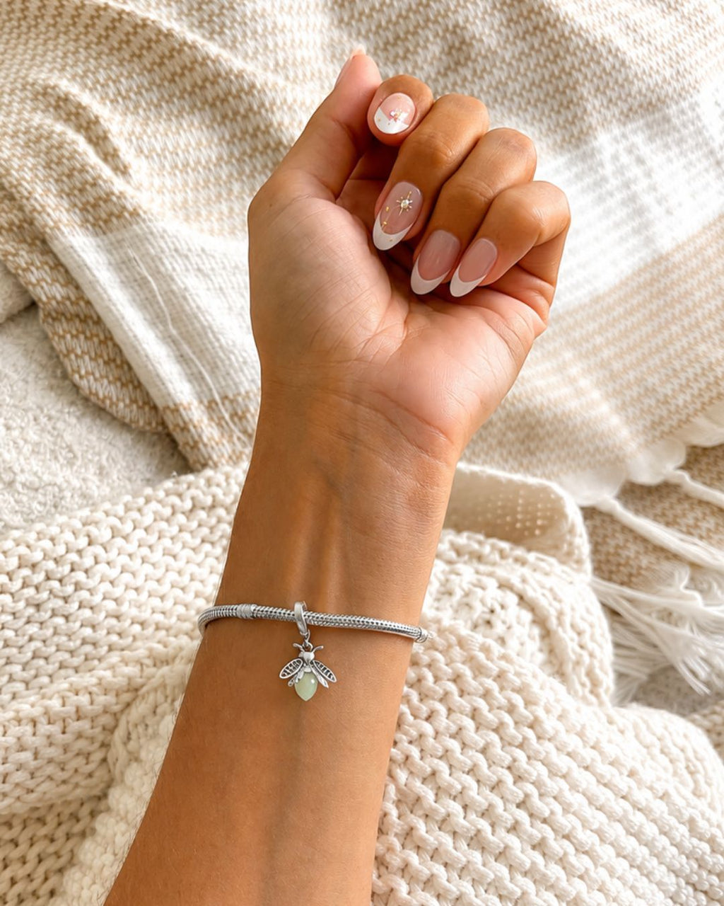 Sweet Bee Charm