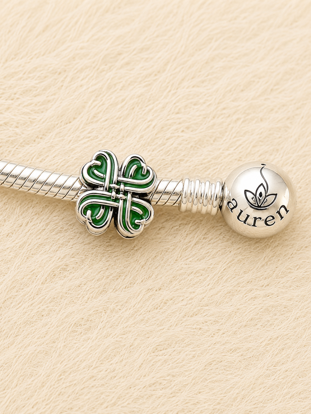 Fortune Trebol Charm
